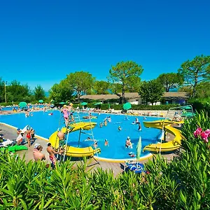 4* Kemping Happy Camp Mobile Homes In Cisano San Vito